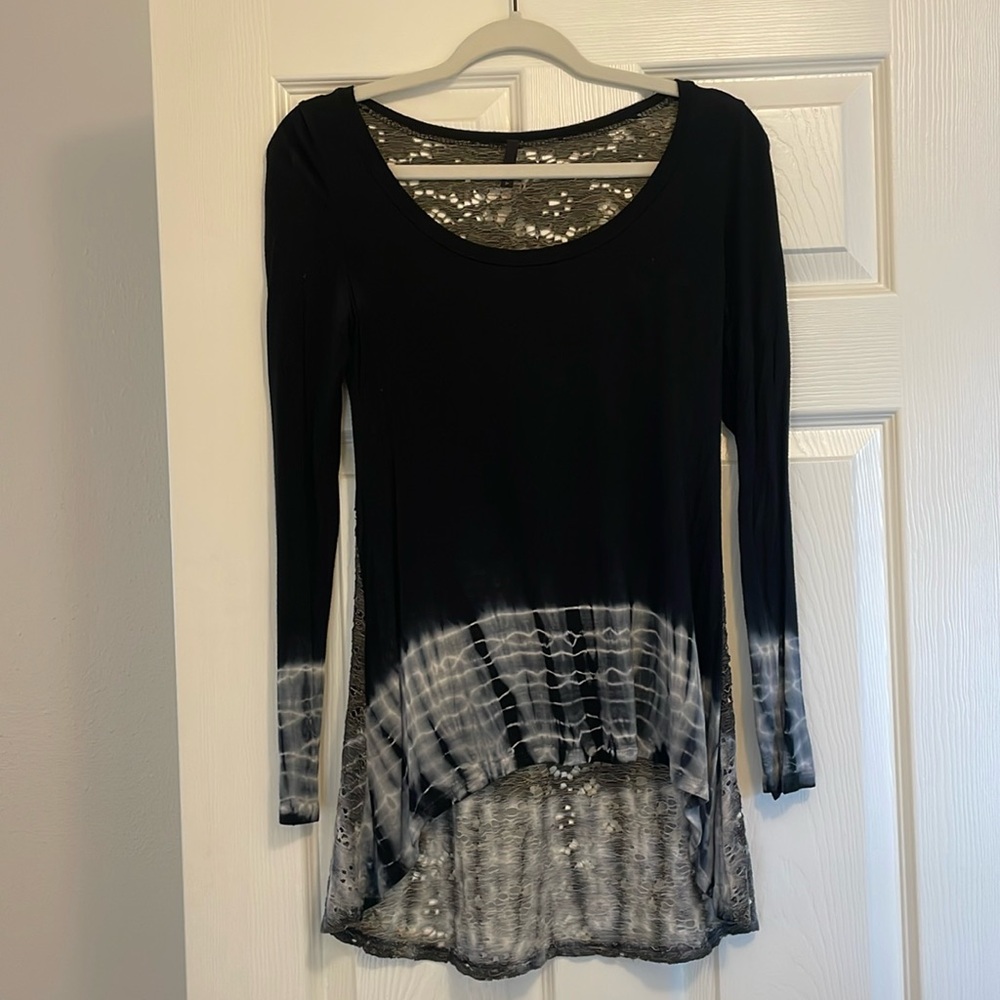 Lace back long top